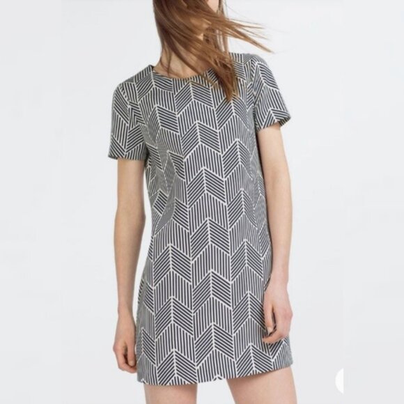 Zara Shift Dress Short Sleeve Arrow Geometric Print Keyhole Mini Sheath Blue - Picture 1 of 9